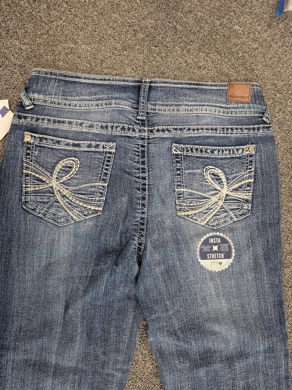 Wallflower Luscious Curvy Fit Bootcut Jeans Size 11 Medium Wash Insta Stretch - Picture 5 of 7